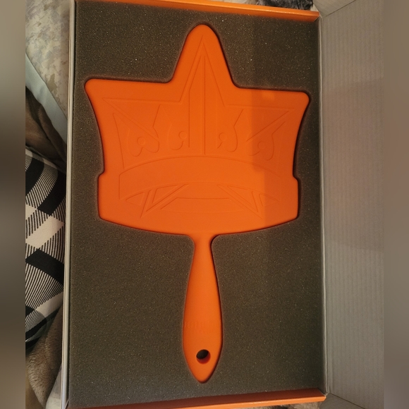 Crown Hand Mirror - Picture 4 of 7